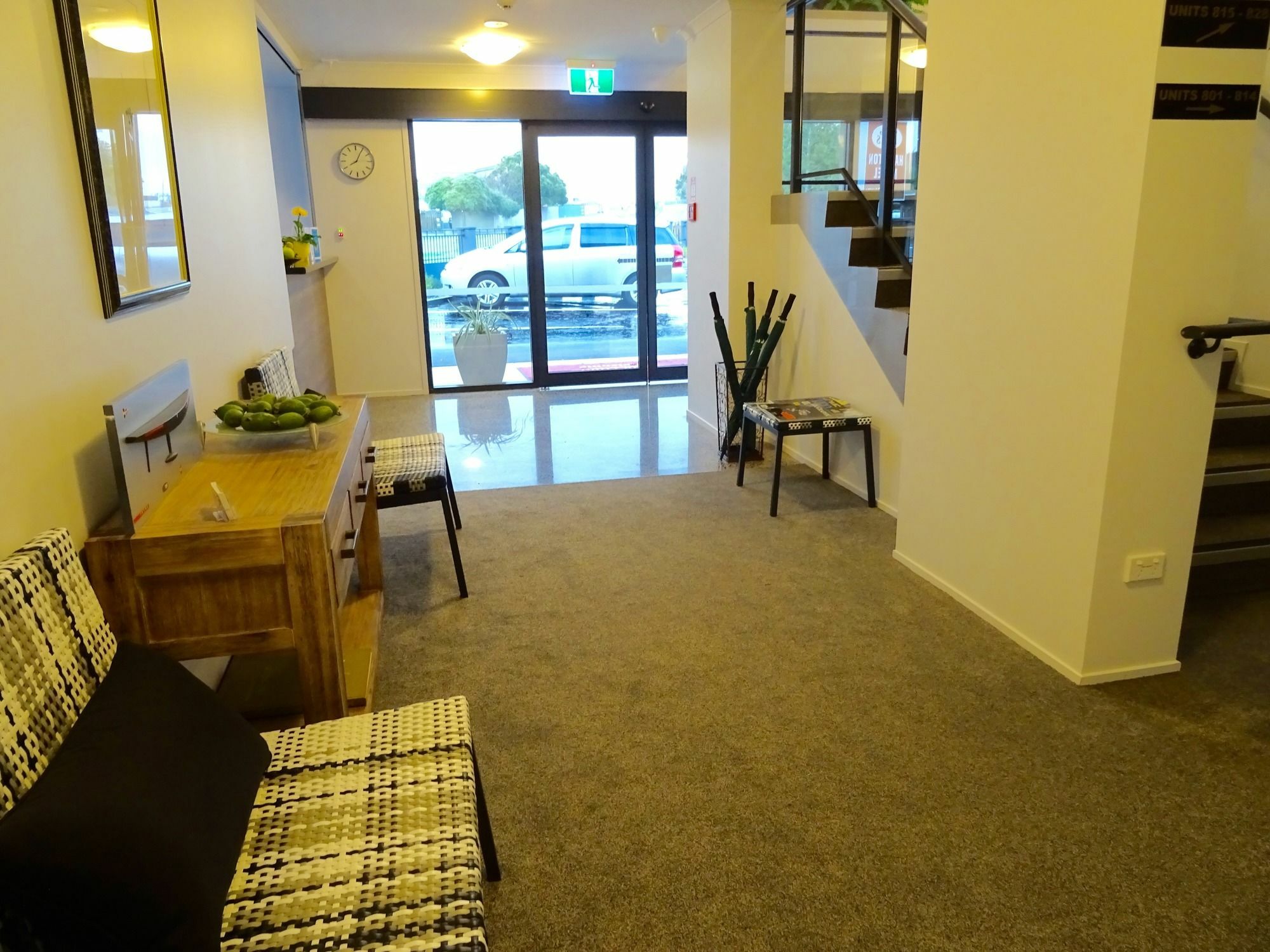 Bks Premier Motel Hamilton Exterior photo The lobby of the hotel